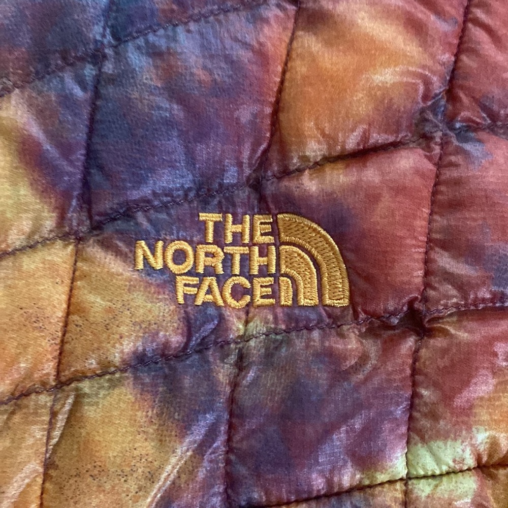 HP! The North Face XS Like New Thermoball Winter Jacket Multicolored Beautiful - Picture 3 of 12